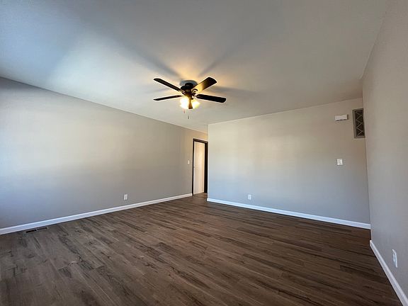 3rd image of 405 Dartmouth Dr