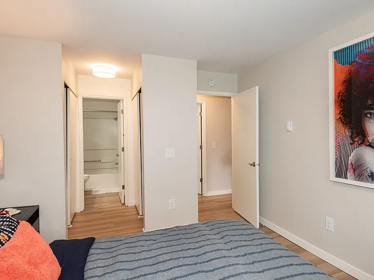 Lumina Apartments — Photo 32
