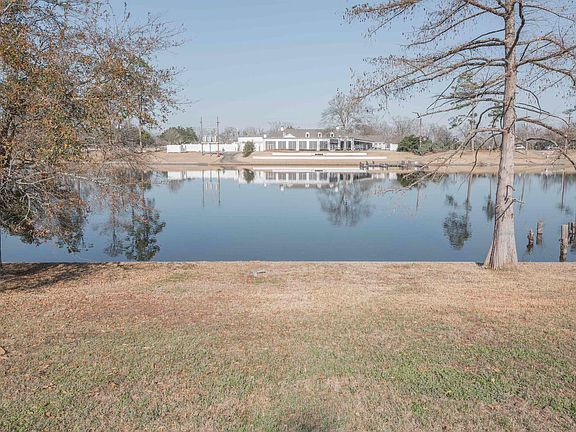 2nd image of 3420 Loop Rd