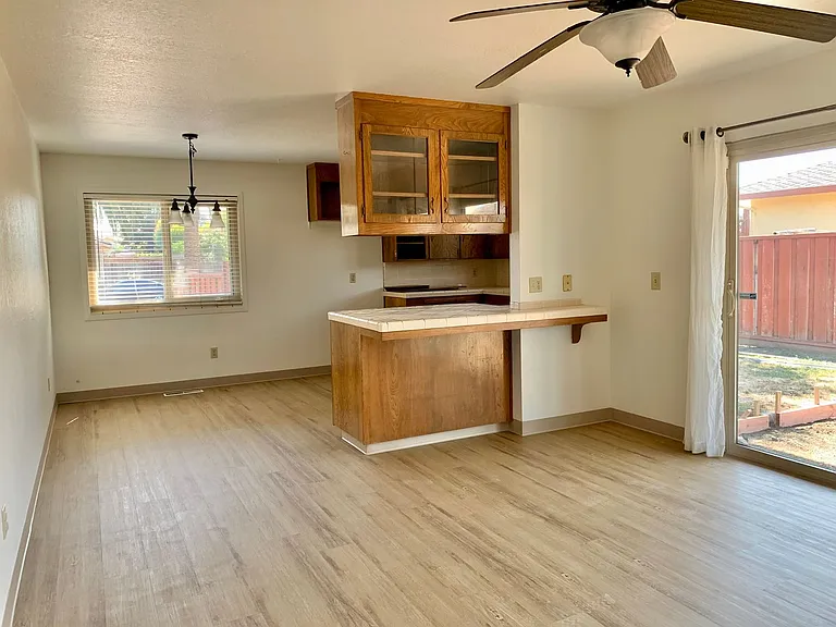 991 Cherry St — Photo 1