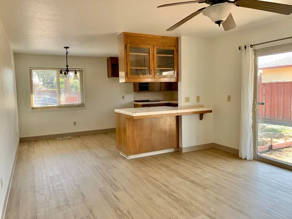 991 Cherry St, Hollister, CA 95023