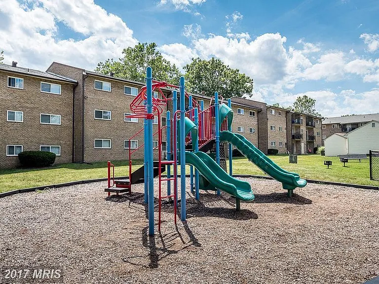 355 Gatewater Ct — Photo 4