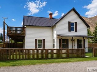120 N 5th St, Challis, ID 83226