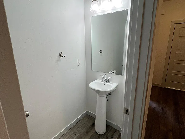 10021 W Eshelman St — Photo 8