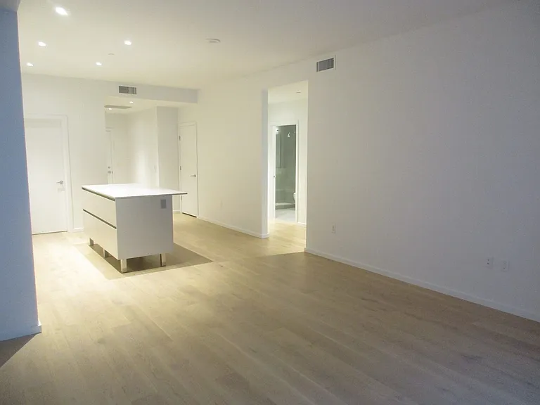 1150 NW Quimby St #312 — Photo 7