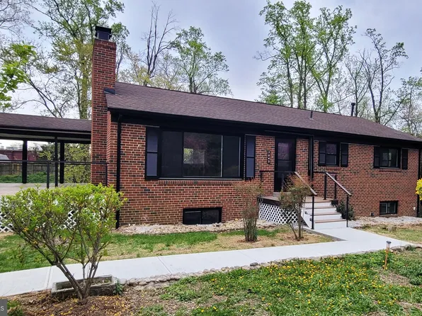 7043 Calamo St, Springfield, VA 22150