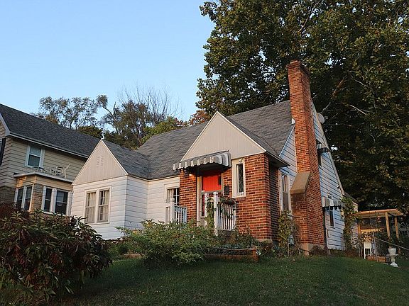 3rd image of 1348 Underwood Ave SE