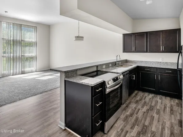 2745 Grinstead Dr APT 211, Louisville, KY 40206