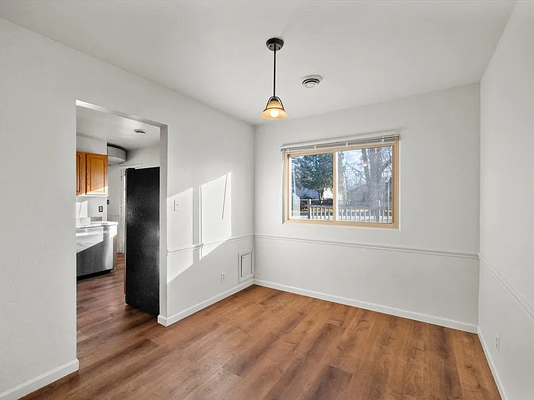 6040 Graystone Dr — Photo 12