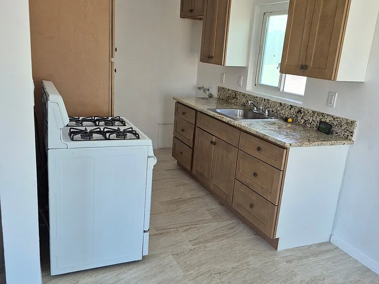 346 W Palm St #D — Photo 1