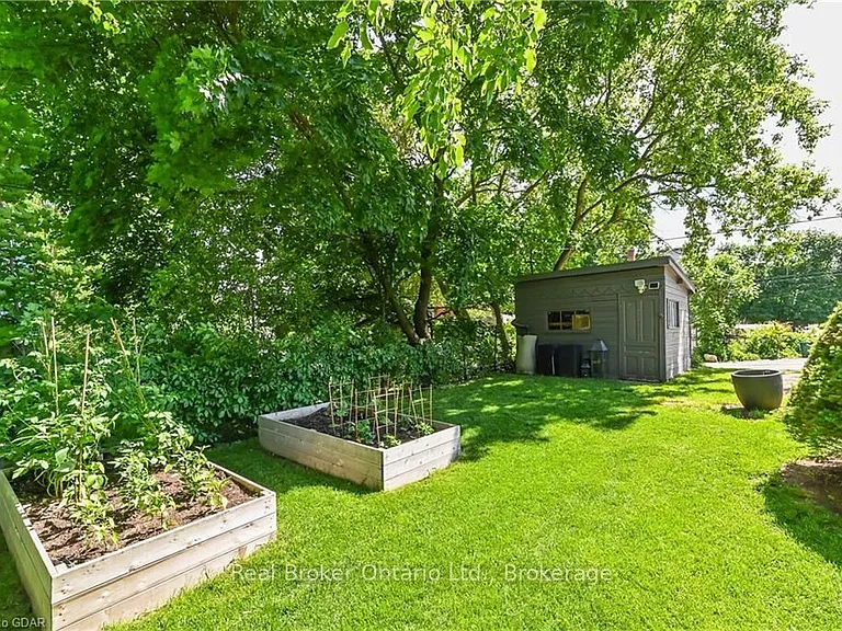 37 Meadowview Ave — Photo 24