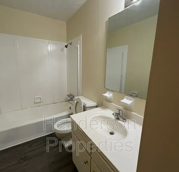 1347 N 6th St — Photo 9