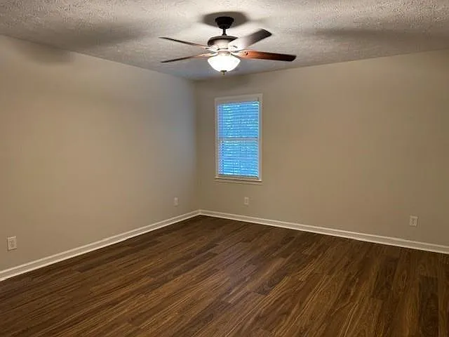 130 Lori Ln — Photo 15