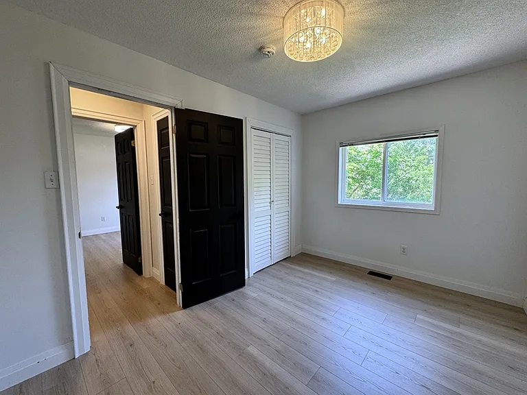 212 Churchland Dr — Photo 25