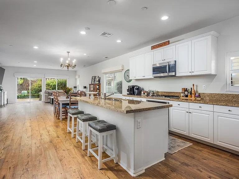 35647 Garrano Ln — Photo 13