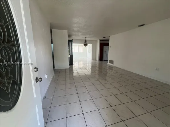 6200 SW 19th St, Miramar, FL 33023