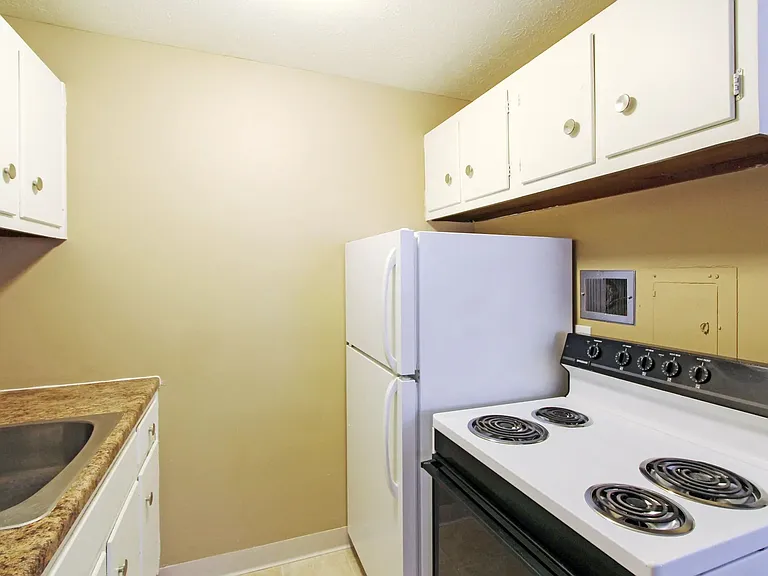 Maple Highlands Apartments — Photo 15
