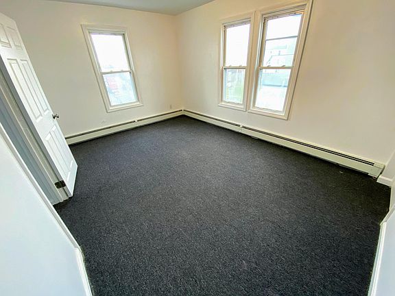 3rd image of 181 Belleville Ave APT 2