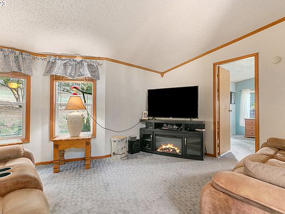 3rd image of 24205 NE 187th Ct