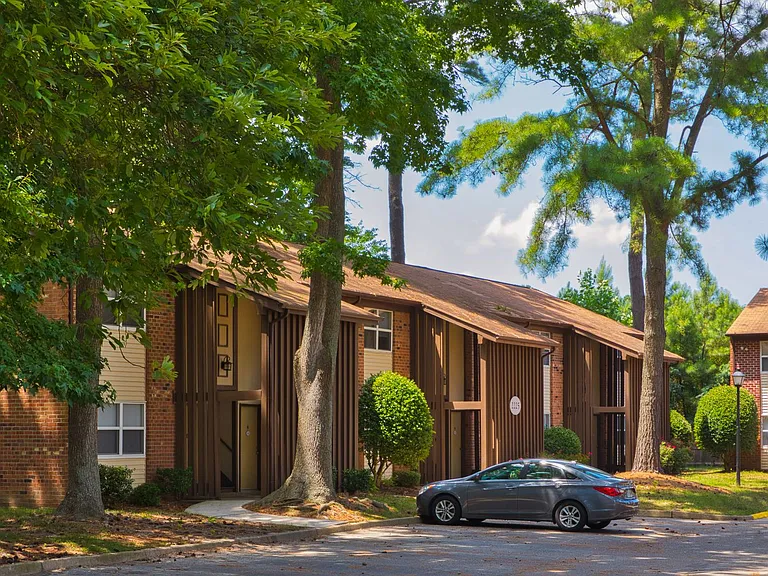 Vantage Apartments — Photo 19