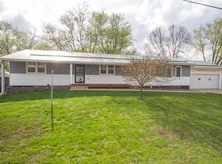 8880 N Badger Rd, East Dubuque, IL 61025