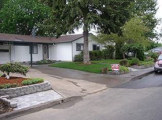 949 S Linden St, Cornelius, OR 97113