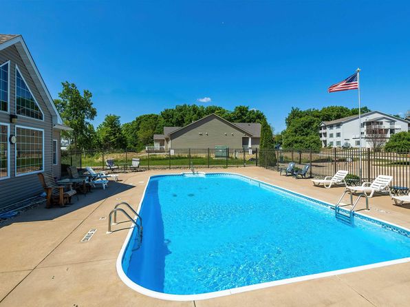 4102 Creek Hill Dr #102, Bettendorf, IA 52722