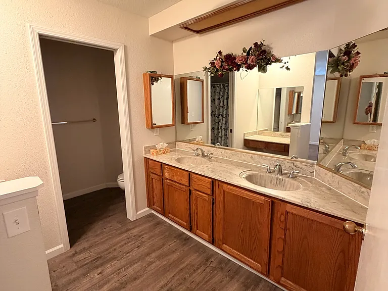 844 N Suzanne Ct — Photo 14