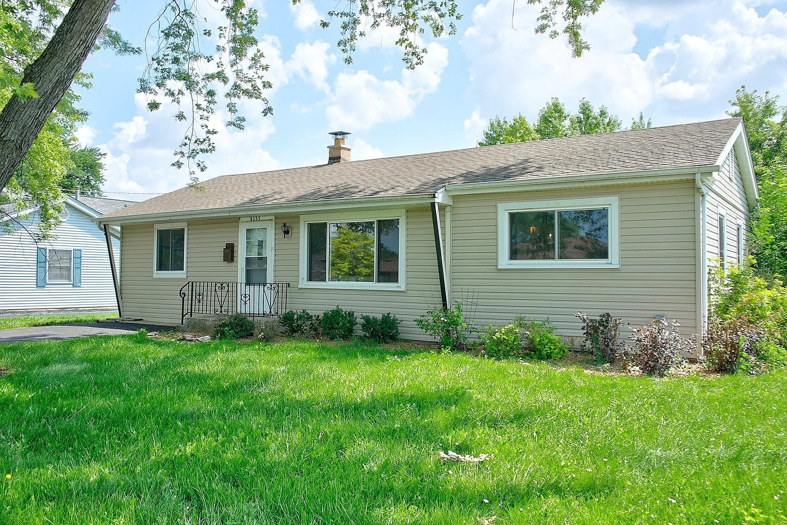 8355 Oak Park Ave photo 1