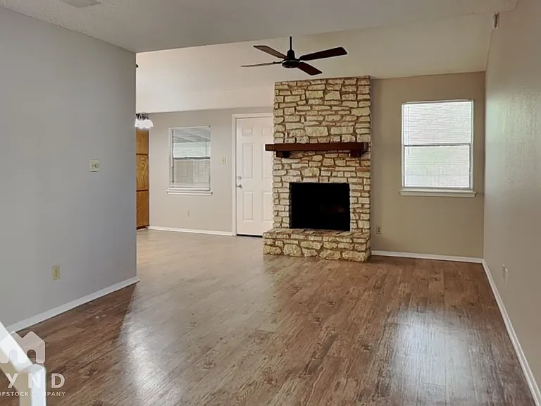2300 Berkett Dr #B — Photo 2
