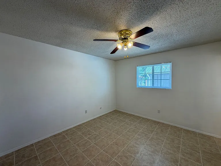 1143 De Vargas Ct SE — Photo 12