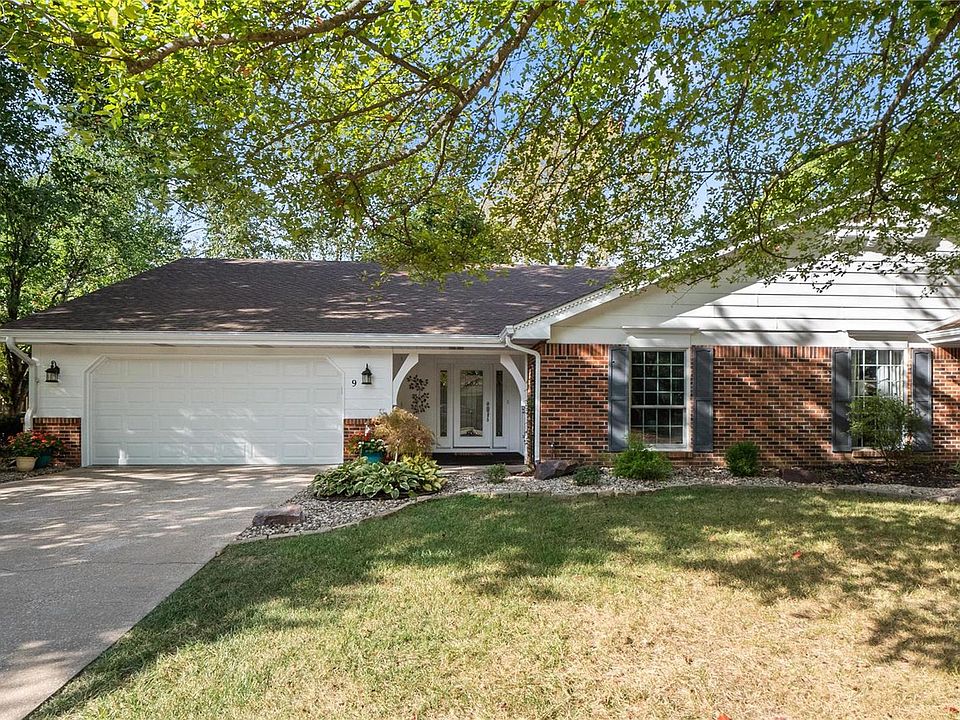 1st image of 9 Ginger Lake Dr W