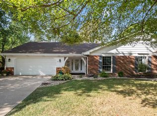 9 Ginger Lake Dr W, Glen Carbon, IL 62034
