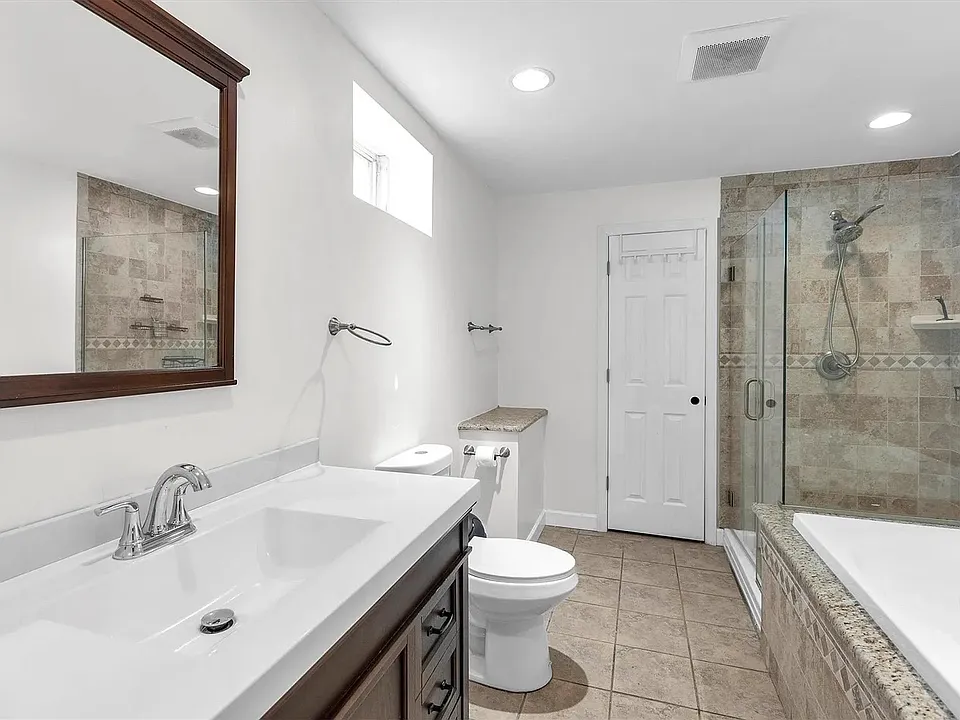 49 Van Buren St #2