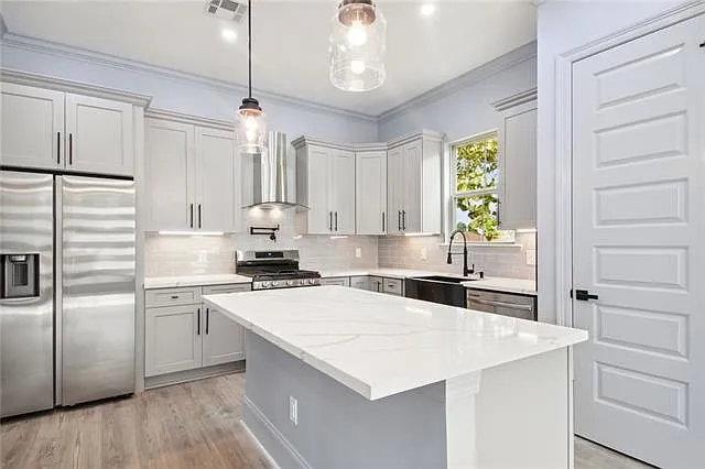 2320 Mardi Gras Blvd — Photo 5