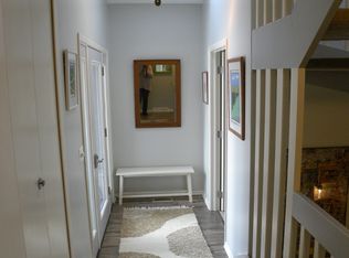 511 Cahoon Rd, Bay Village, OH 44140