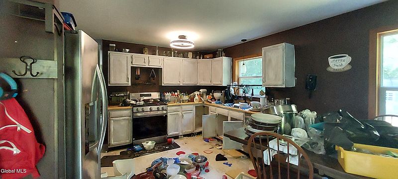 3rd image of 253 George Road