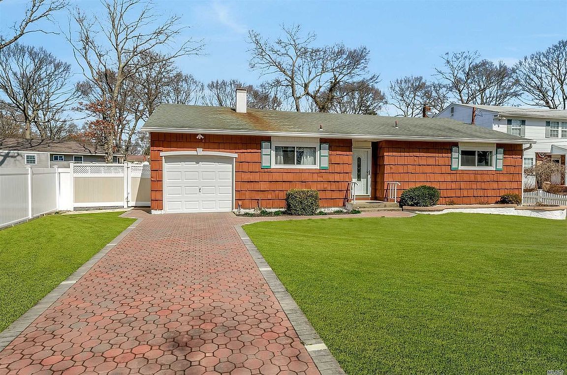 425 Fir Grove Rd, Ronkonkoma, NY 11779 Zillow