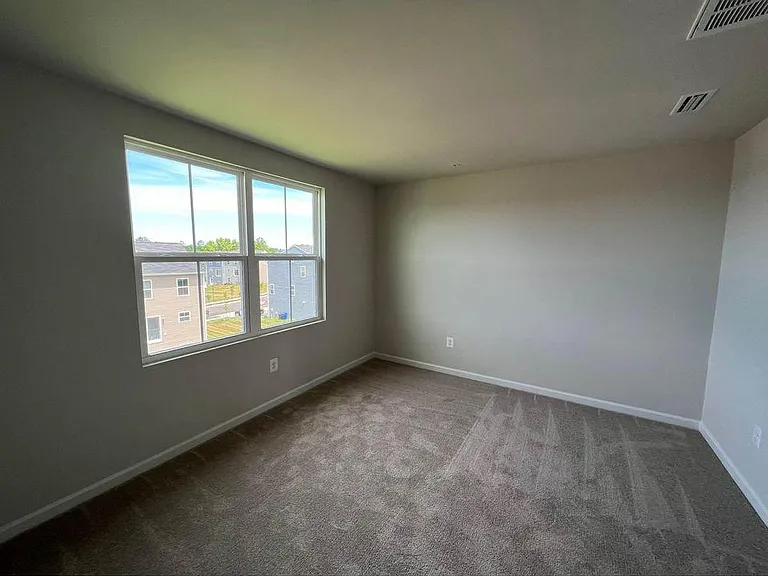 115 Butterfield Ave — Photo 24