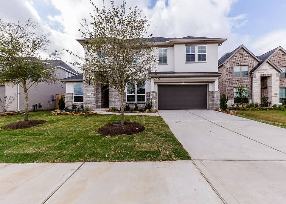 Fulbright Elevation T