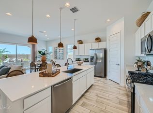 947 W Saddle Run, Apache Junction, AZ 85120