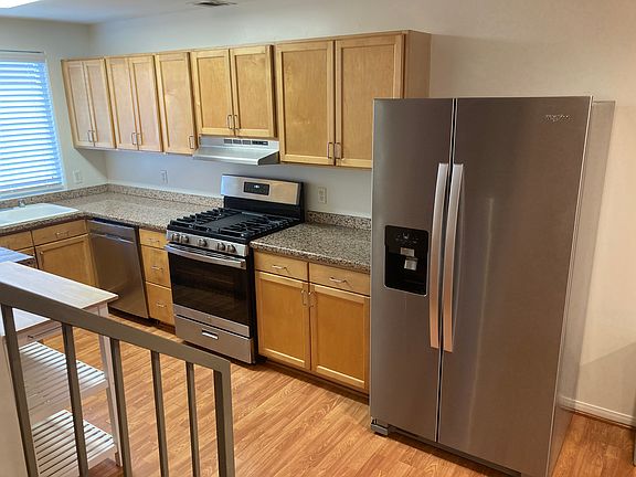 3rd image of 2559 S Sepulveda Blvd APT 2