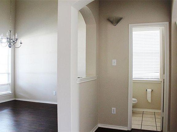 4th image of 5036 Garber Ln