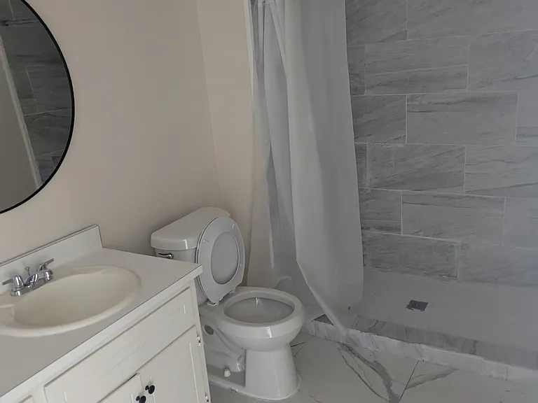 147 Orange St — Photo 2