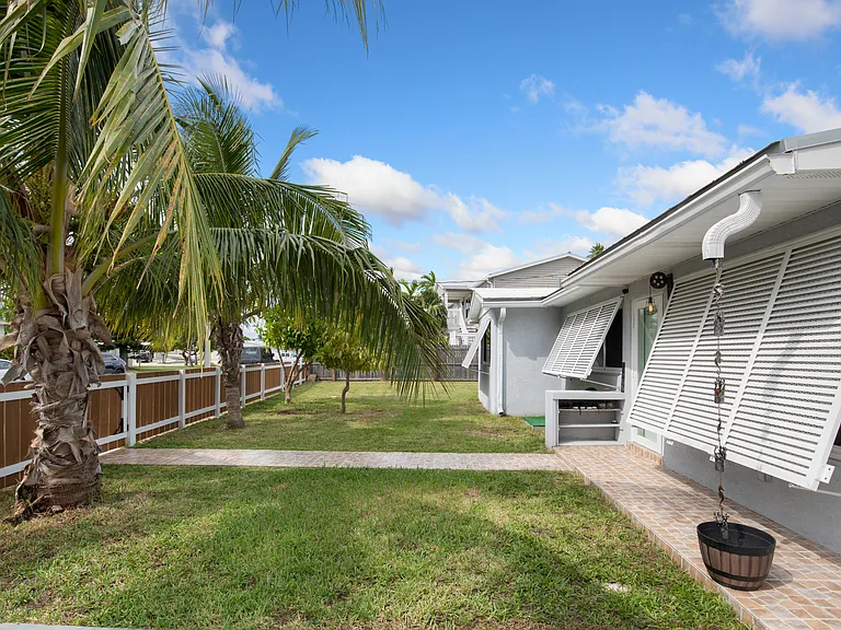 1609 Trinidad Dr — Photo 3