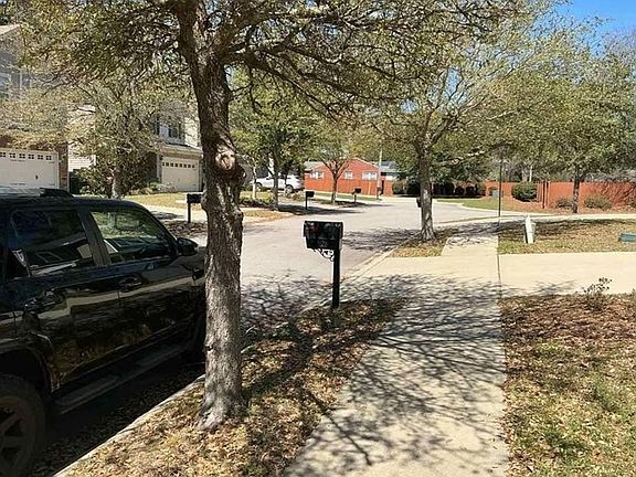 Exterior Neighborhood (street photo)