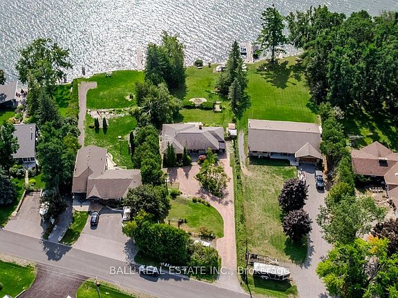 4th image of 919 Skyline Rd