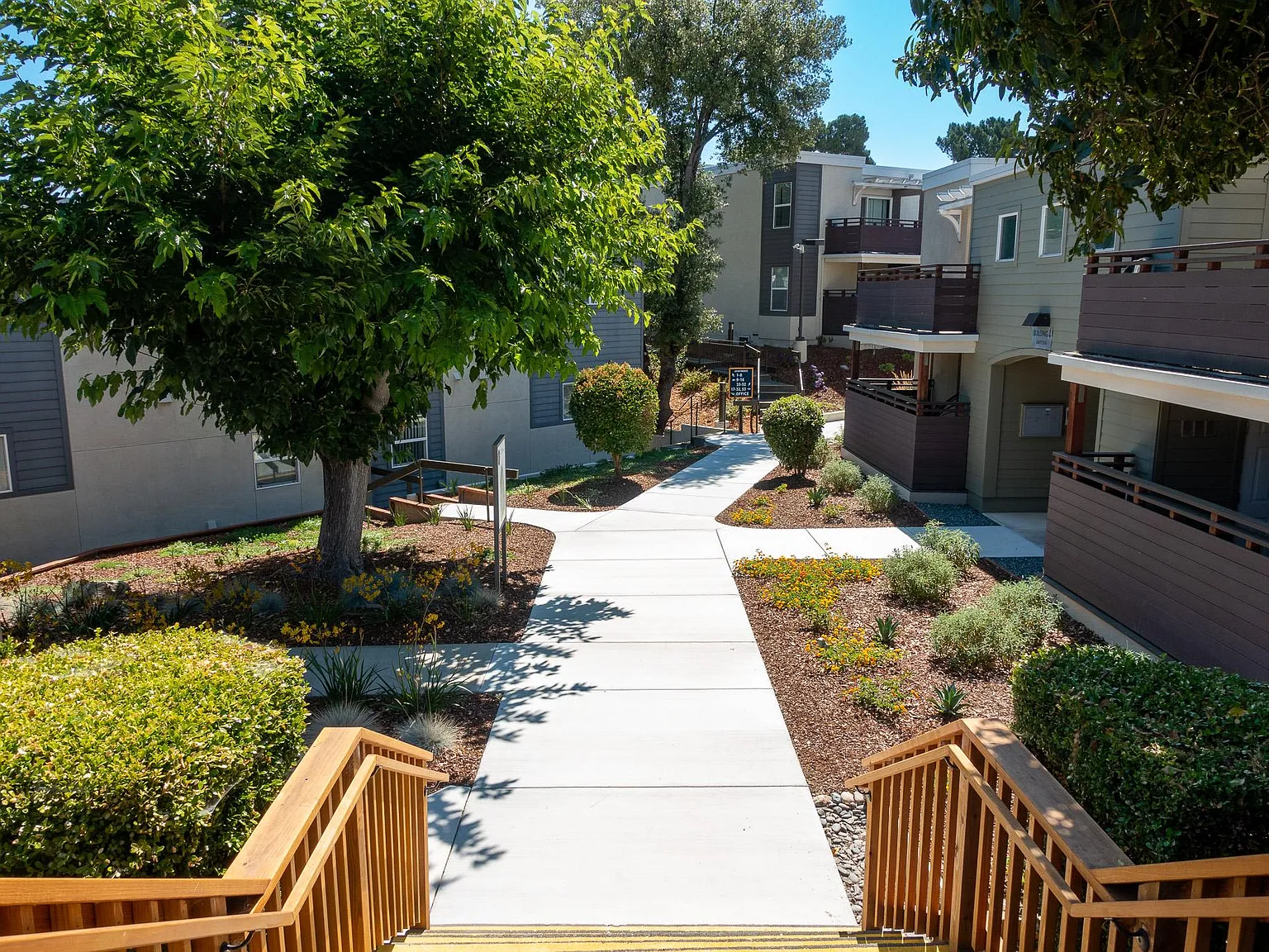 Ridgecrest Terrace — Photo 2