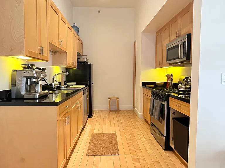 1755 Broadway #33 — Photo 7
