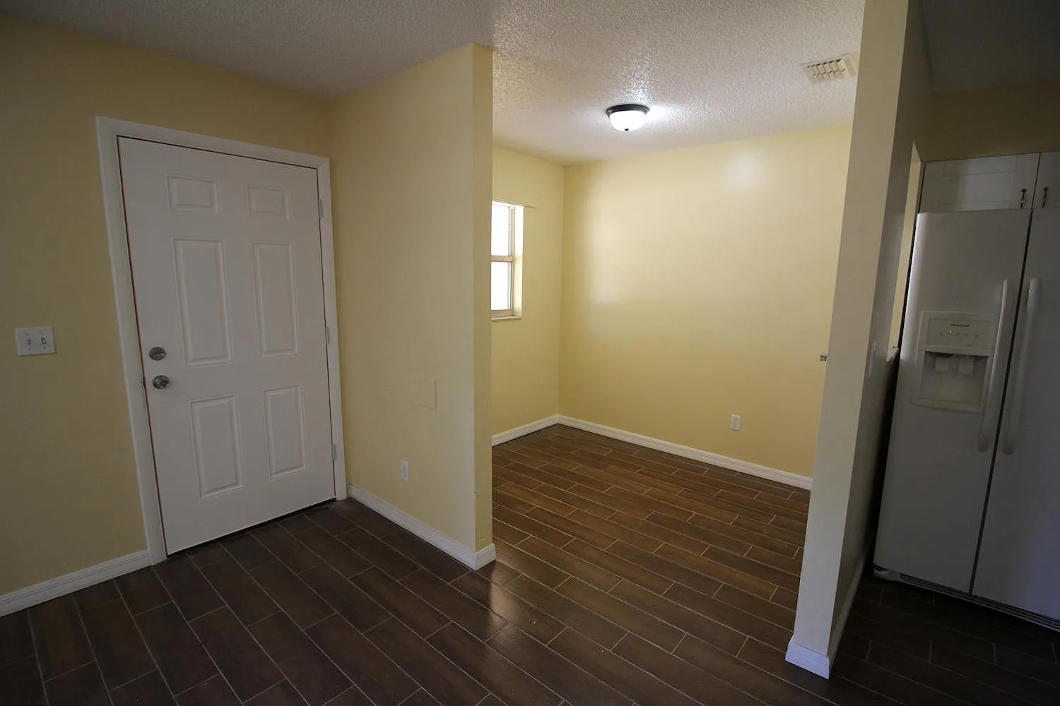 3 bed, 1.5 bath, 1066 sqft, $1,900 — Photo 3